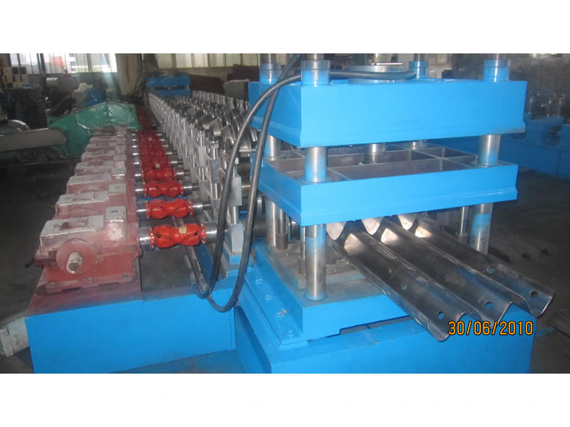 Otoyol Otokorkuluk Makinası guardrail roll forming machine